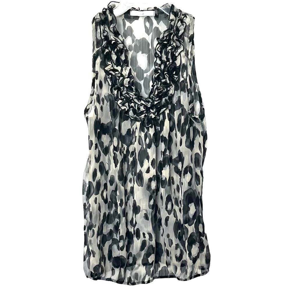 CHARLOTTE RUSSE SLEEVELESS RUFFLED V-NECK BLOUSE, WOMENS, L-BLACK & GREY LEOPARD